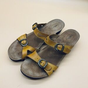 TAOS Deuce Burnt Yellow Double Strap Buckle Slides Womens 9 -9.5 /‎ Eu 40